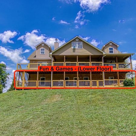 Fun & Games By Honeybearcabins 2Br/1Ba Sleeps 7 セバービル エクステリア 写真