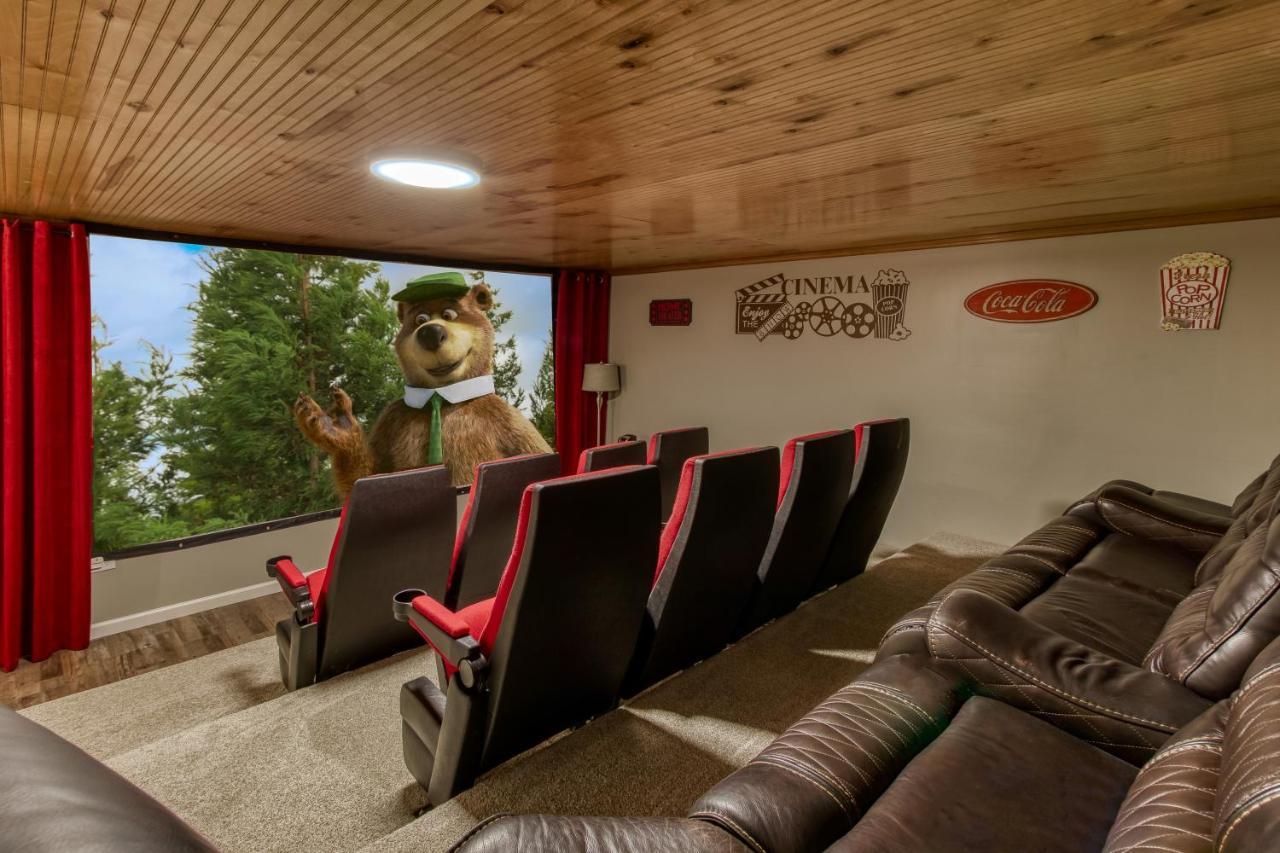 Fun & Games By Honeybearcabins 2Br/1Ba Sleeps 7 セバービル エクステリア 写真
